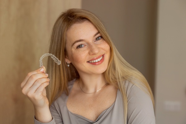 How Invisalign Can Improve Oral Health